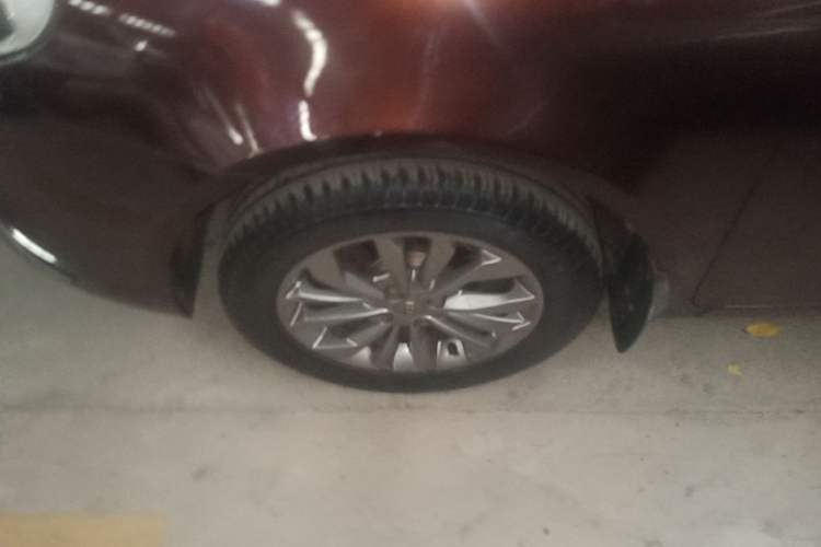 Used Geely Auto Vision 2017 1.5L Automatic Happiness Edition Left Front Wheel Hub