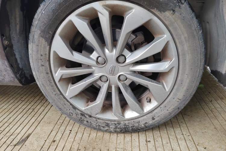 Used Geely Auto Vision 2017 1.5L Manual Happiness Edition Right Front Wheel Hub