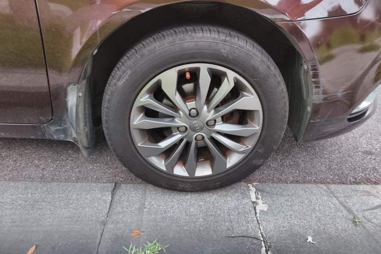 Used Geely Auto Vision 2017 1.5L Manual Happiness Edition Right Front Wheel Hub