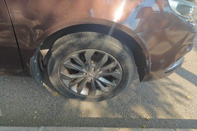 Used Geely Auto Vision 2017 1.5L Automatic Happiness Edition Right Front Wheel Hub
