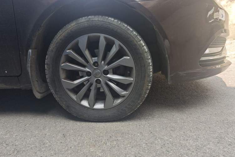 Used Geely Auto Vision 2017 1.5L Manual Happiness Edition Right Front Wheel Hub