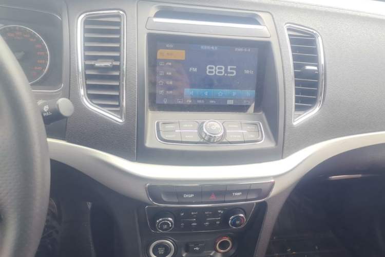 Used Geely Auto Vision 2017 1.5L Automatic Happiness Edition Audio And AC Panel