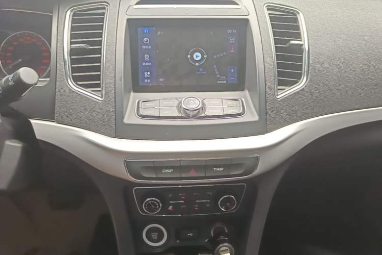 Used Geely Auto Vision 2017 1.5L Automatic Happiness Edition Audio And AC Panel