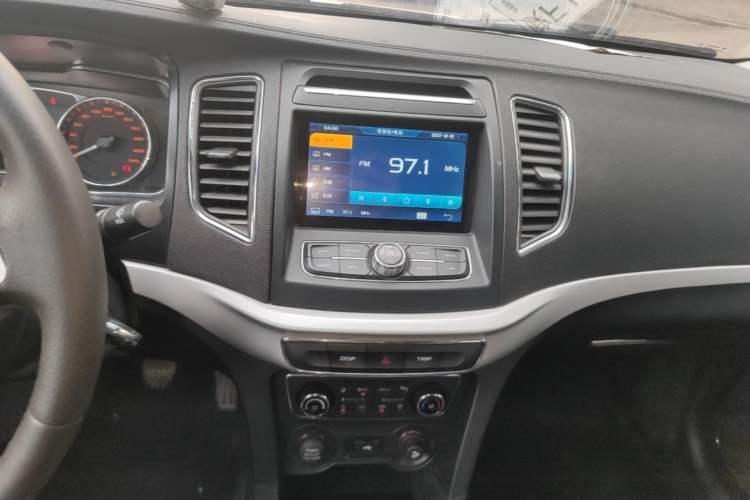 Used Geely Auto Vision 2017 1.5L Manual Happiness Edition Audio And AC Panel