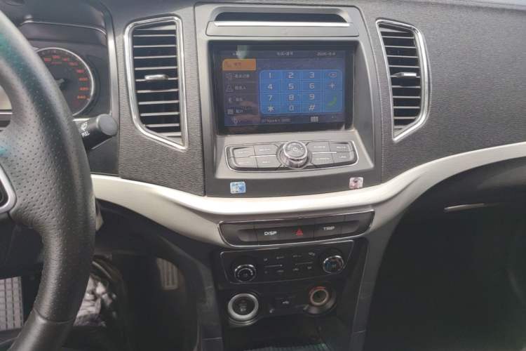 Used Geely Auto Vision 2017 1.5L Automatic Happiness Edition Audio And AC Panel