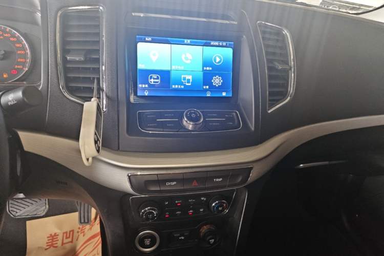 Used Geely Auto Vision 2017 1.5L Automatic Happiness Edition Audio And AC Panel
