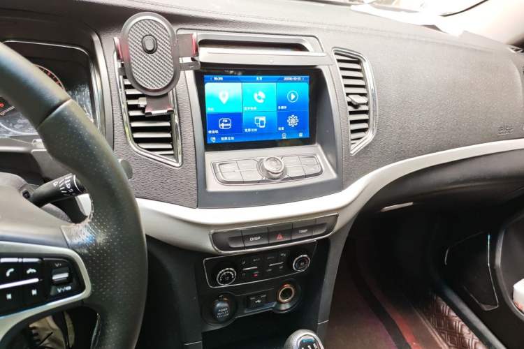 Used Geely Auto Vision 2017 1.5L Manual Happiness Edition Audio And AC Panel