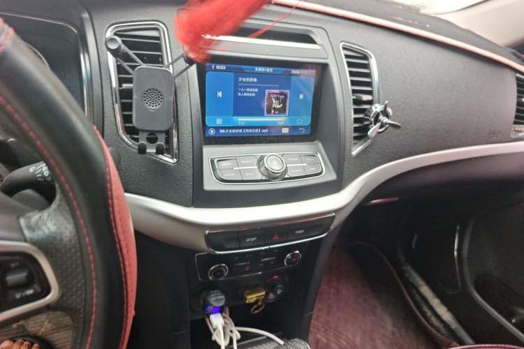 Used Geely Auto Vision 2017 1.5L Manual Happiness Edition Audio And AC Panel