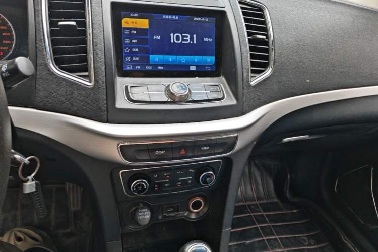 Used Geely Auto Vision 2017 1.5L Manual Happiness Edition Audio And AC Panel