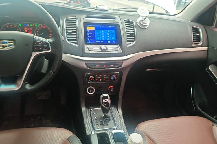 Used Geely Auto Vision 2017 1.5L Automatic Happiness Edition Audio And AC Panel