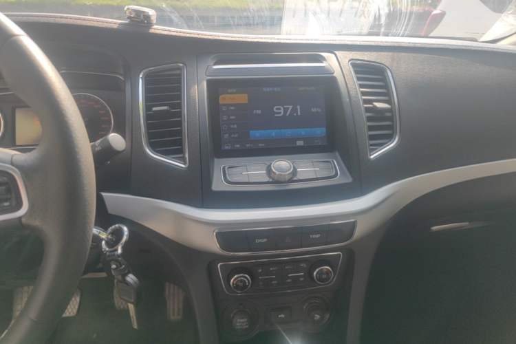Used Geely Auto Vision 2017 1.5L Manual Happiness Edition Audio And AC Panel