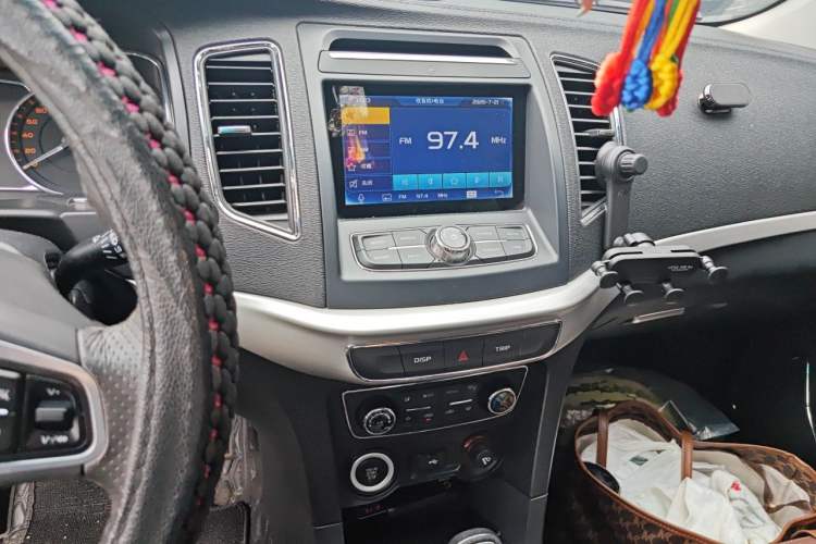 Used Geely Auto Vision 2017 1.5L Automatic Happiness Edition Audio And AC Panel