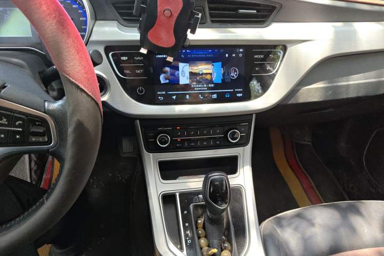 Used Geely Auto Vision 2017 1.5L Automatic Happiness Edition Audio And AC Panel