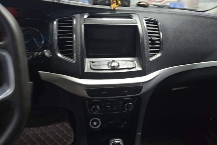Used Geely Auto Vision 2017 1.5L Automatic Happiness Edition Audio And AC Panel