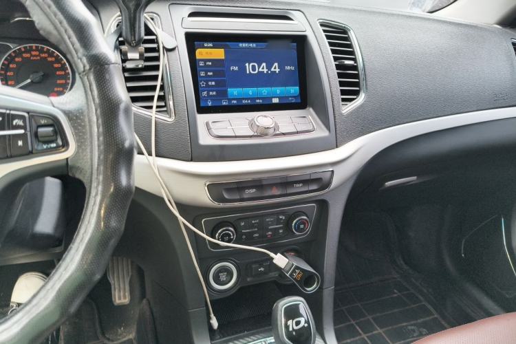 Used Geely Auto Vision 2017 1.5L Automatic Happiness Edition Audio And AC Panel