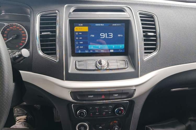 Used Geely Auto Vision 2017 1.5L Automatic Happiness Edition Audio And AC Panel