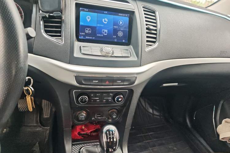 Used Geely Auto Vision 2017 1.5L Manual Happiness Edition Audio And AC Panel