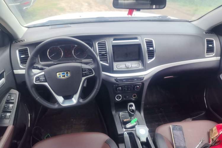 Used Geely Auto Vision 2017 1.5L Automatic Happiness Edition Center Console