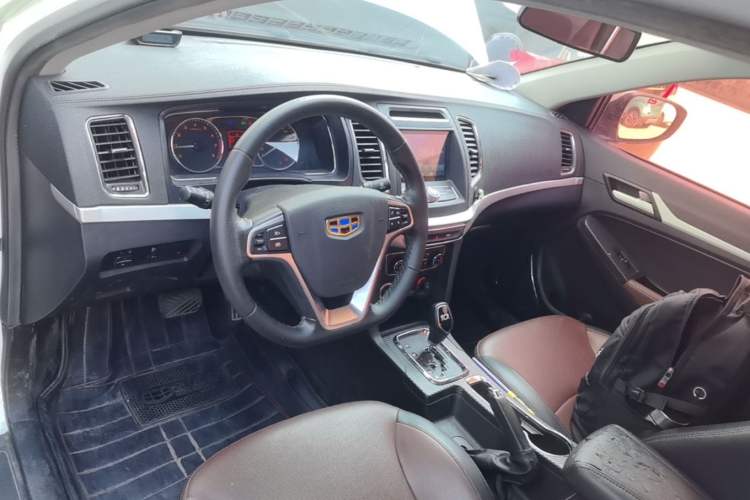 Used Geely Auto Vision 2017 1.5L Automatic Happiness Edition Center Console