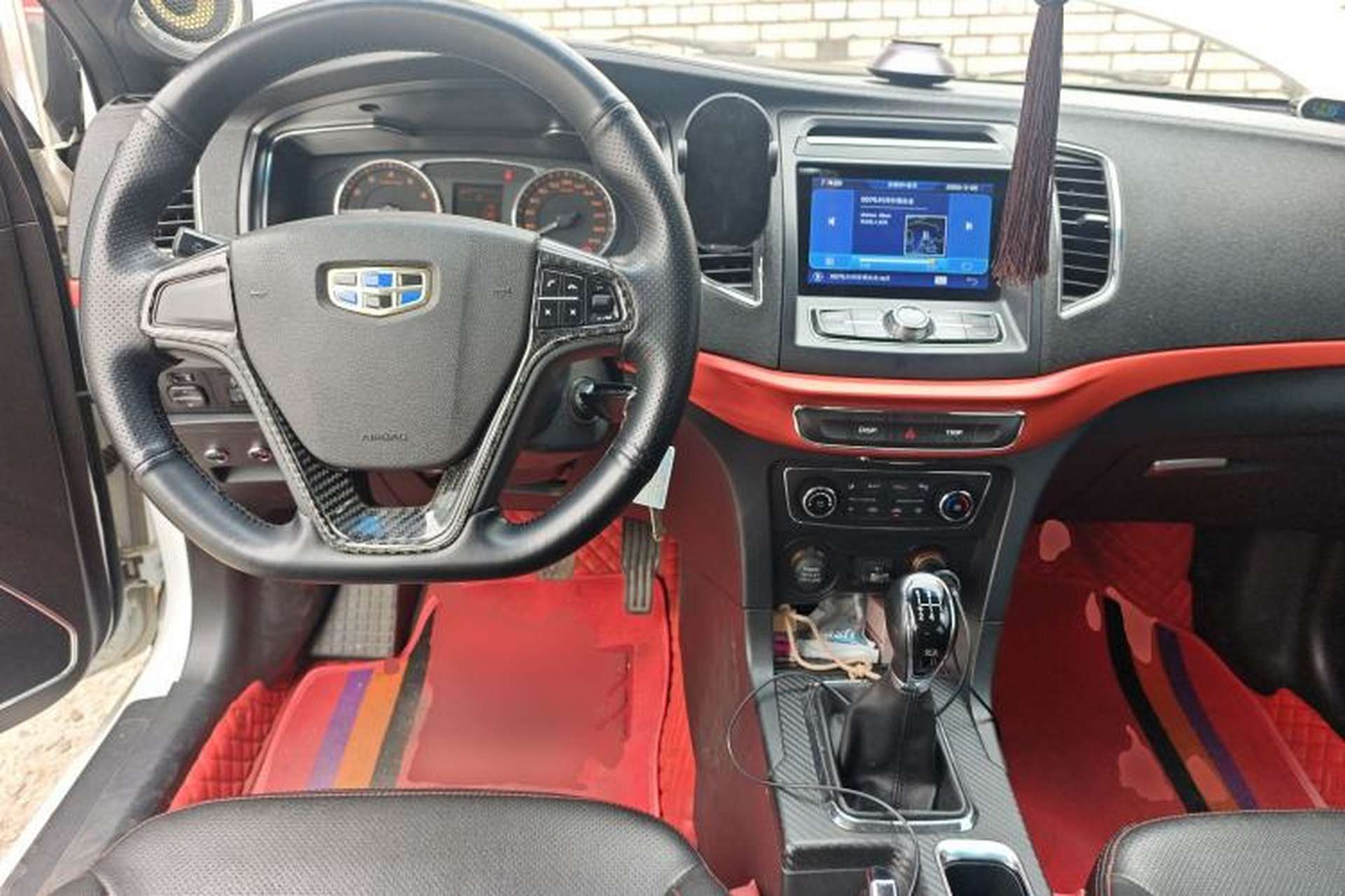Used Geely Auto Vision 2017 1.5L Manual Happiness Edition Center Console