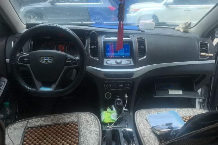 Used Geely Auto Vision 2017 1.5L Automatic Happiness Edition Center Console