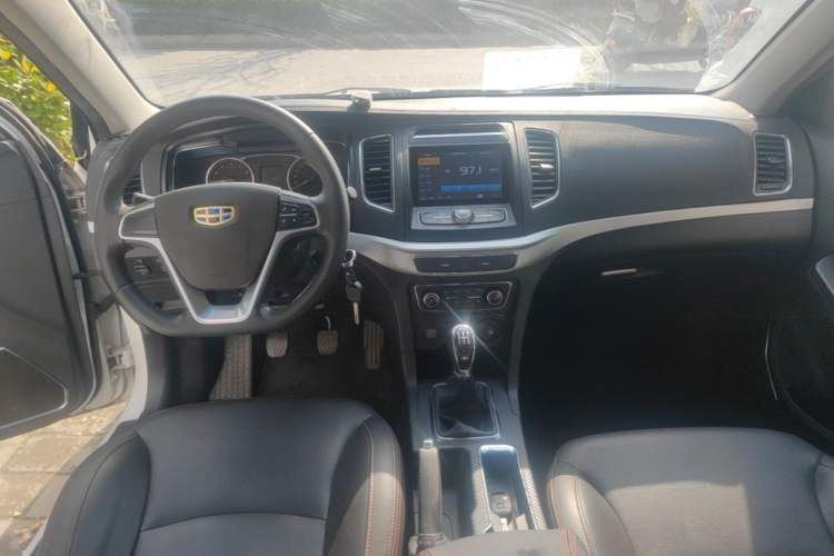 Used Geely Auto Vision 2017 1.5L Manual Happiness Edition Center Console