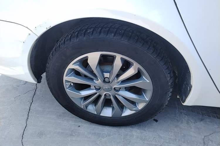 Used Geely Auto Vision 2017 1.5L Automatic Happiness Edition Exterior 5
