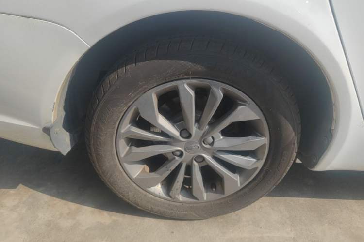 Used Geely Auto Vision 2017 1.5L Manual Happiness Edition Exterior 5