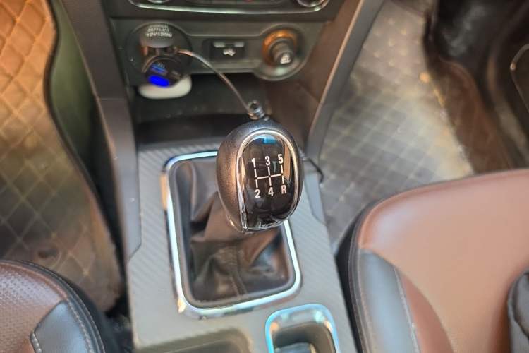 Used Geely Auto Vision 2017 1.5L Manual Happiness Edition Gear Lever