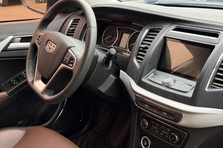 Used Geely Auto Vision 2017 1.5L Automatic Happiness Edition Interior 3