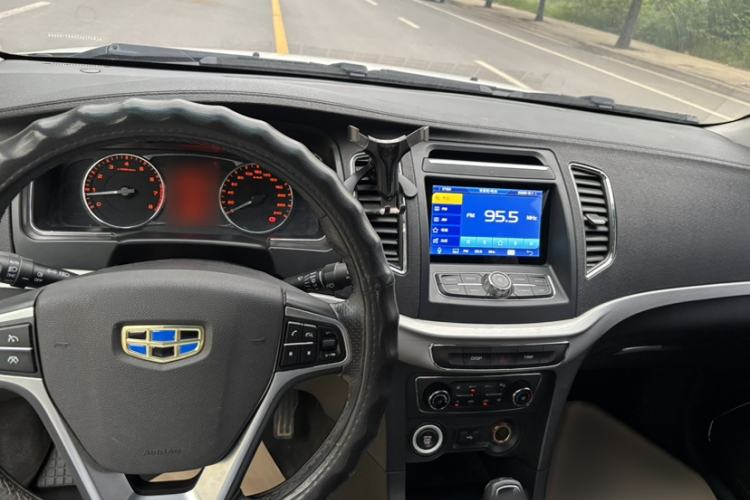 Used Geely Auto Vision 2017 1.5L Automatic Happiness Edition Interior 5