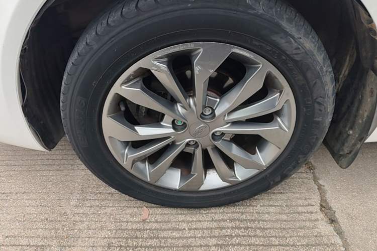 Used Geely Auto Vision 2017 1.5L Automatic Happiness Edition Left Front Wheel Hub
