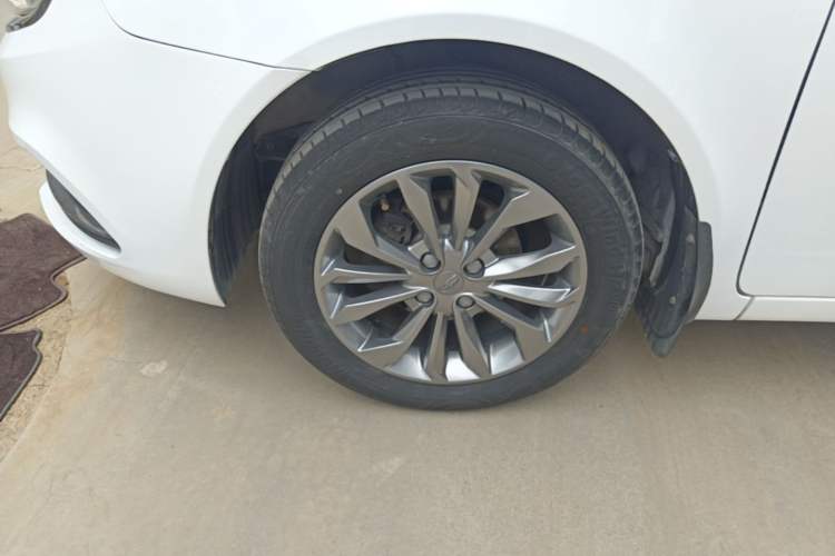 Used Geely Auto Vision 2017 1.5L Automatic Happiness Edition Left Front Wheel Hub