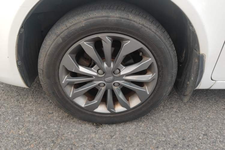 Used Geely Auto Vision 2017 1.5L Manual Happiness Edition Left Front Wheel Hub