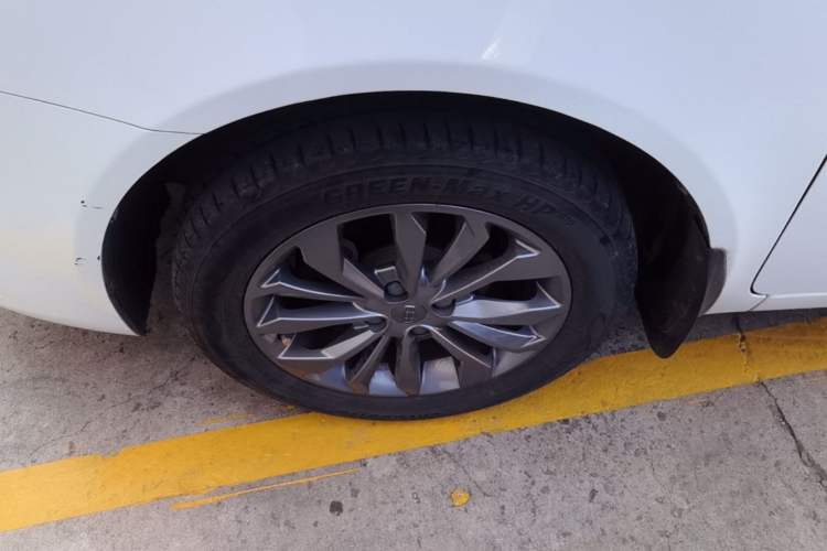 Used Geely Auto Vision 2017 1.5L Automatic Happiness Edition Left Front Wheel Hub