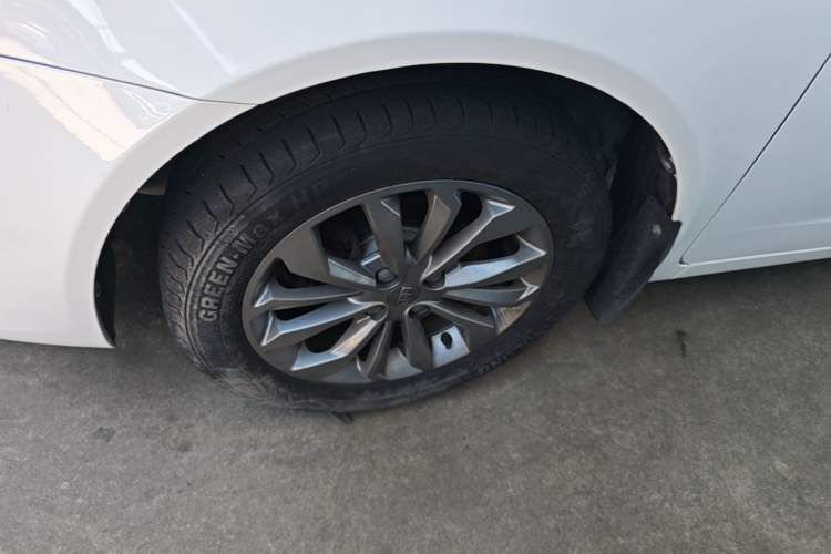 Used Geely Auto Vision 2017 1.5L Automatic Happiness Edition Left Front Wheel Hub