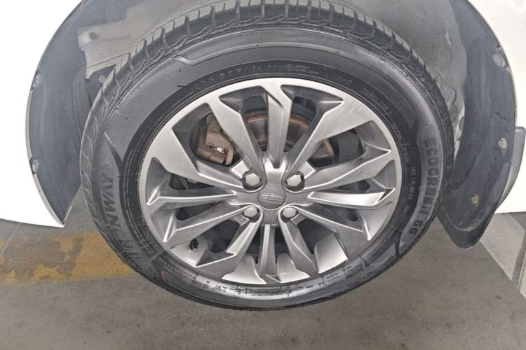 Used Geely Auto Vision 2017 1.5L Automatic Happiness Edition Left Front Wheel Hub