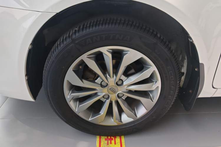 Used Geely Auto Vision 2017 1.5L Automatic Happiness Edition Left Front Wheel Hub