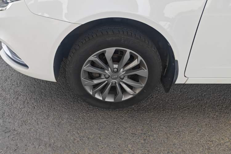 Used Geely Auto Vision 2017 1.5L Automatic Happiness Edition Left Front Wheel Hub