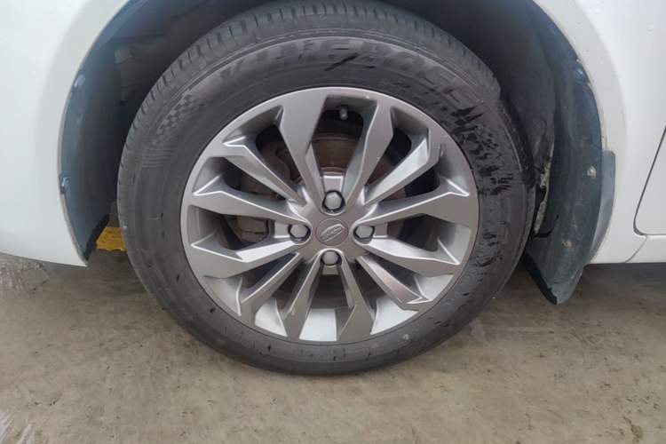 Used Geely Auto Vision 2017 1.5L Automatic Happiness Edition Left Front Wheel Hub