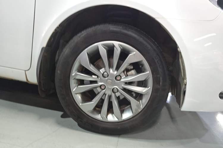 Used Geely Auto Vision 2017 1.5L Automatic Happiness Edition Left Front Wheel Hub