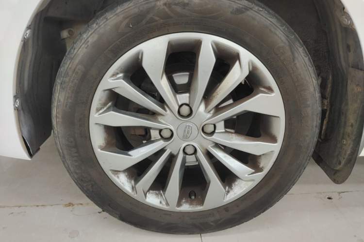 Used Geely Auto Vision 2017 1.5L Automatic Happiness Edition Left Front Wheel Hub