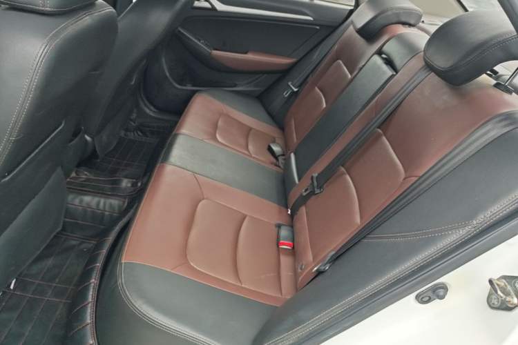 Used Geely Auto Vision 2017 1.5L Automatic Happiness Edition Left Rear Seat