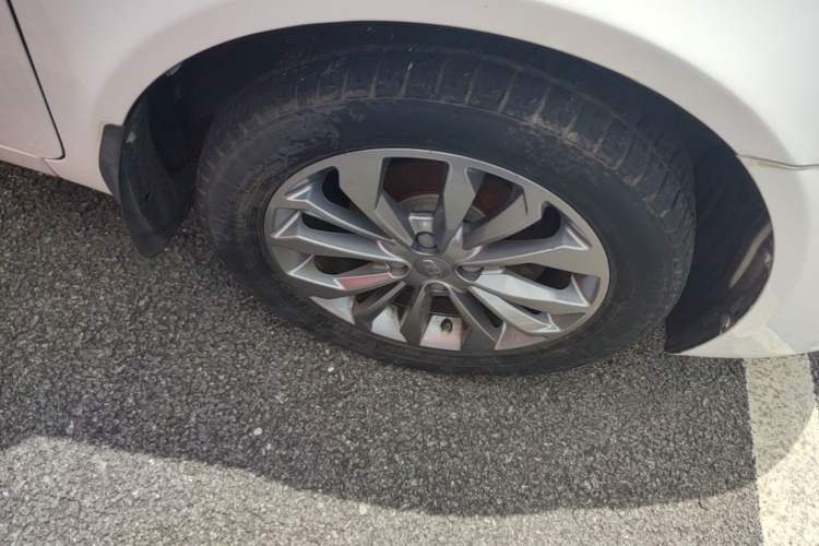 Used Geely Auto Vision 2017 1.5L Automatic Happiness Edition Right Front Wheel Hub
