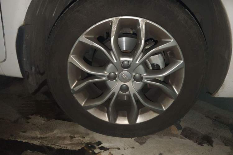 Used Geely Auto Vision 2017 1.5L Automatic Happiness Edition Right Front Wheel Hub