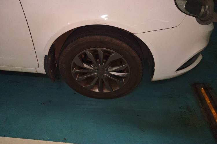 Used Geely Auto Vision 2017 1.5L Automatic Happiness Edition Right Front Wheel Hub