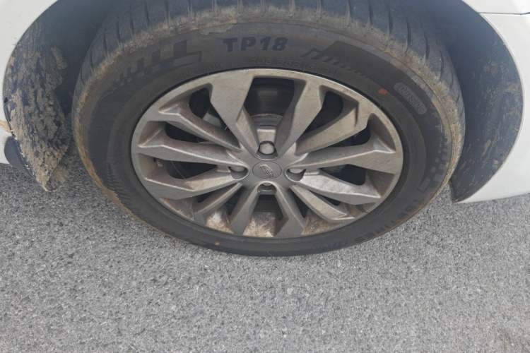 Used Geely Auto Vision 2017 1.5L Automatic Happiness Edition Right Front Wheel Hub