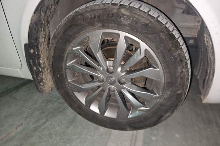 Used Geely Auto Vision 2017 1.5L Automatic Happiness Edition Right Front Wheel Hub