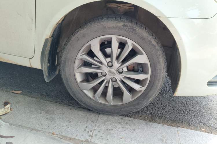 Used Geely Auto Vision 2017 1.5L Manual Happiness Edition Right Front Wheel Hub