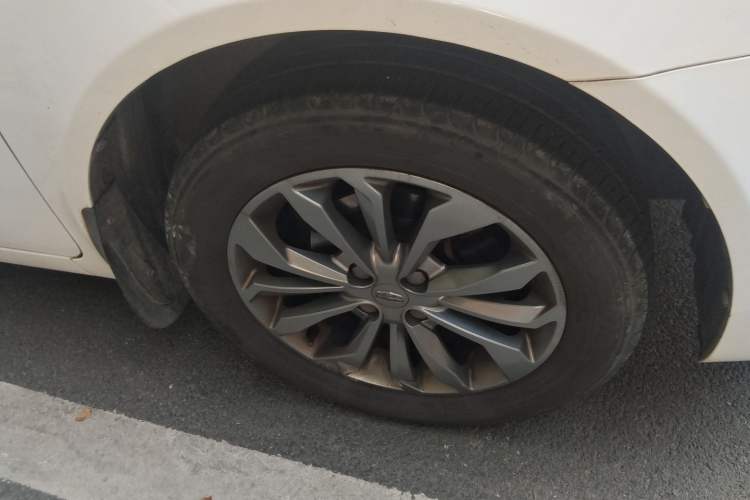 Used Geely Auto Vision 2017 1.5L Manual Happiness Edition Right Front Wheel Hub
